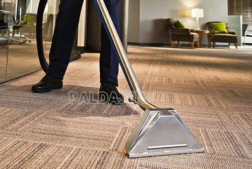 Máy giặt thảm phun hút là thiết bị phải có khi cần giặt thảm văn phòng