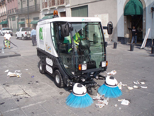 Máy quét rác ngồi lái có khả năng làm sạch rác tại nhiều nơi như đường phố, cơ quan, xí nghiệp