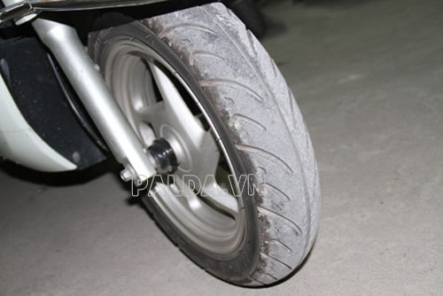 Lốp không được bảo dưỡng gây mất thẩm mĩ cho xe