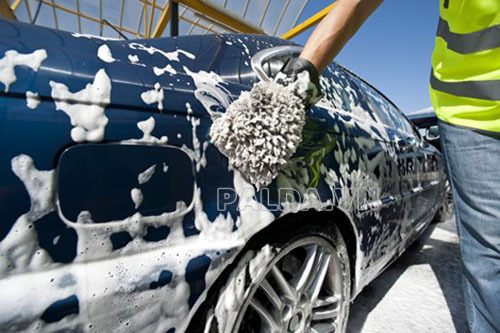 Sử dụng dung dịch rửa xe Sumo cho hiệu quả làm sạch ngoài mong đợi