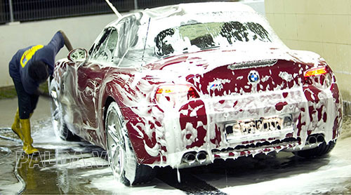 Rửa xe ô tô chuyên nghiệp