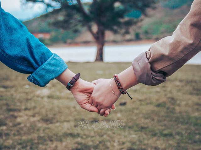 Bảo Bình khi yêu sẽ hết lòng vì tình yêu