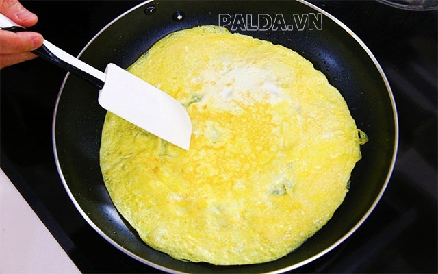 Làm giòn xốp cho món chiên bột, rán trứng