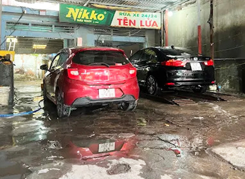 Rửa xe ô tô 24/24 TPHCM